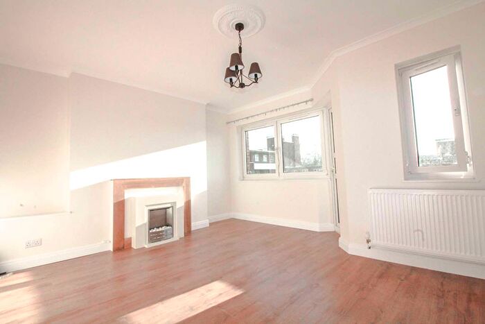 2 Bedroom Flat To Rent In Jamaica Road, Bermondsey, London, SE16