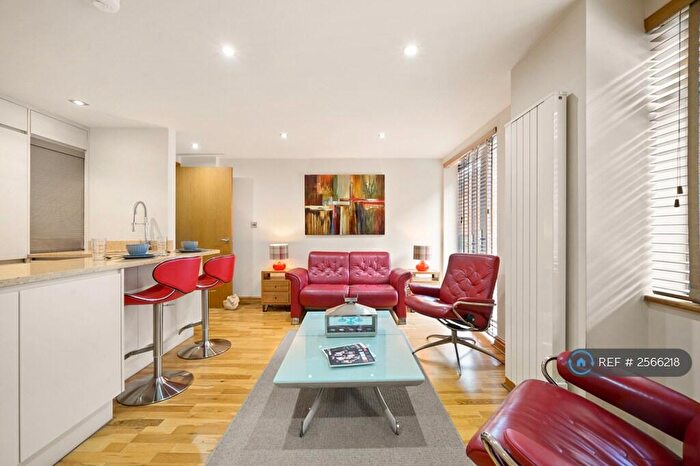 2 Bedroom Flat To Rent In Whitworth Street, Manchester, M1