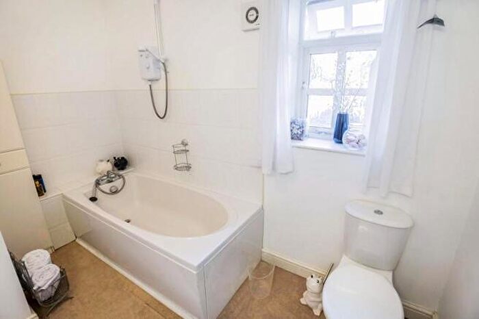 4 Bedroom Detached House To Rent In Chapel Street, Holt, Wrexham, LL13