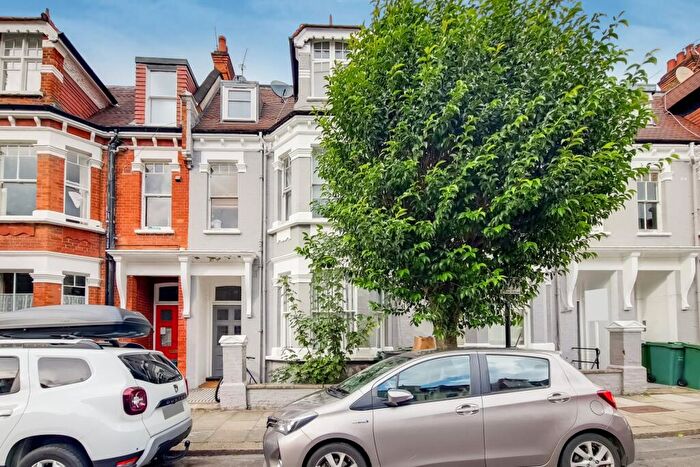 Flat To Rent In Inglewood Road, West Hampstead, NW6