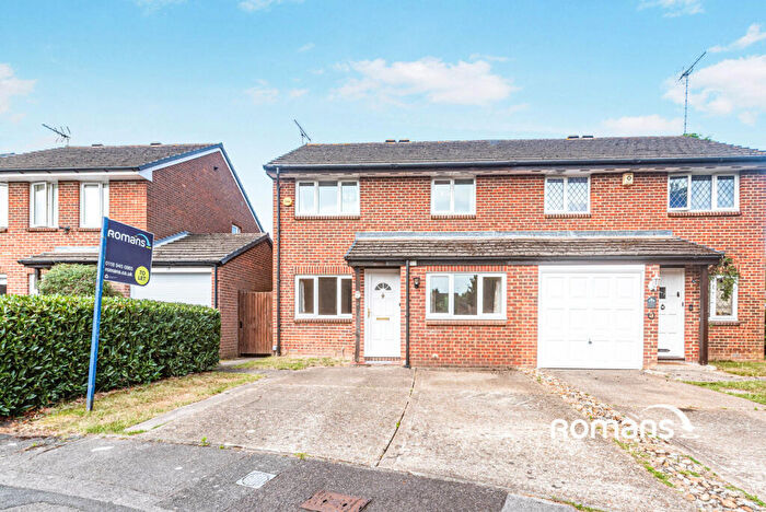 4 Bedroom Semi-Detached House To Rent In Markby Way, Lower Earley, Reading, RG6