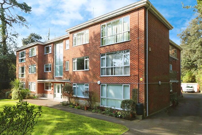 2 Bedroom Flat For Sale In Dean Park Road, Bournemouth, Dorset, BH1