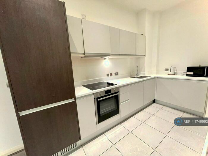 2 Bedroom Flat To Rent In The Co-Operative, Coventry, CV1