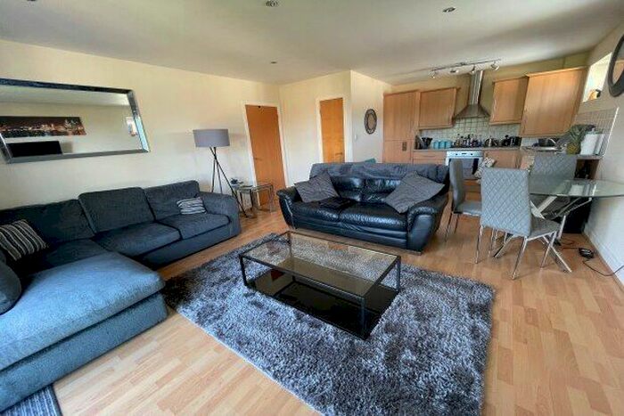 2 Bedroom Flat To Rent In Derwent Court, Liverpool, L17
