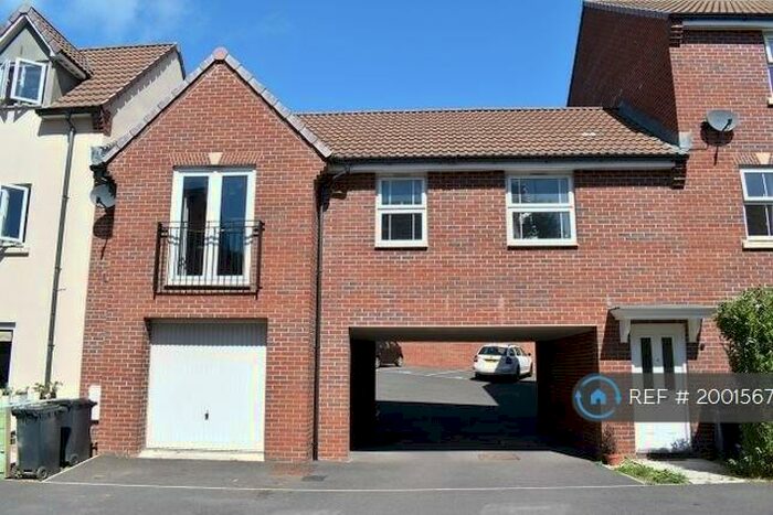2 Bedroom Flat To Rent In Hen And Chickens Field, Wincanton, BA9