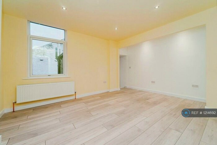 2 Bedroom Maisonette To Rent In Rainhall Road, Barnoldswick, BB18