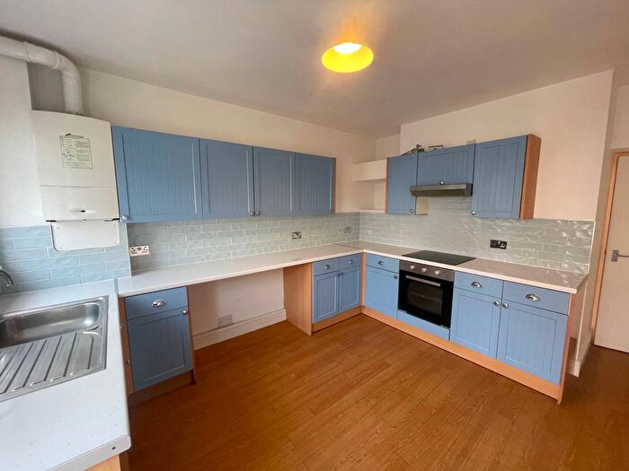 3 Bedroom Flat To Rent In The Promenade, Swansea, SA1