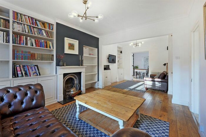 4 Bedroom Property To Rent In Crestway, London SW15
