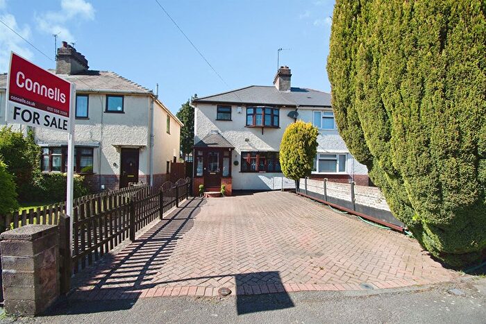 3 Bedroom Semi Detached House For Sale In Heathfield Lane West, Wednesbury, WS10