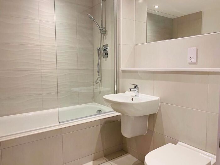 2 Bedroom Apartment To Rent In Halo House, M4