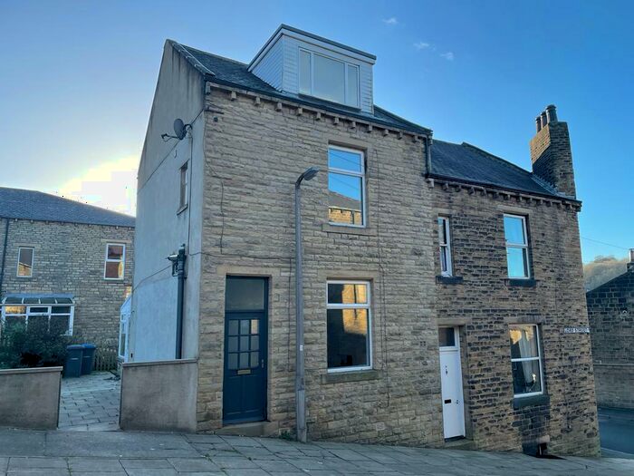 3 Bedroom End Of Terrace House To Rent In Lord Street, Haworth, BD22