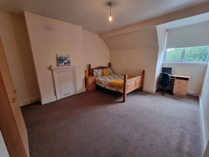 2 Bedroom Flat To Rent In Albert Road, Southsea, Hampshire, PO4