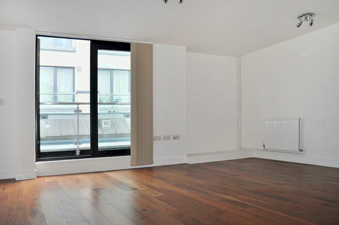 1 Bedroom Flat To Rent In Britannia Walk, London, N1