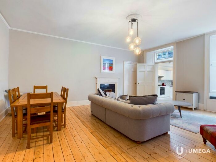 3 Bedroom Flat To Rent In Carlton Terrace, Abbeyhill, Edinburgh, EH7