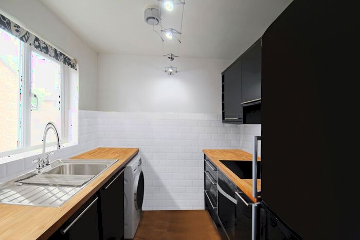 2 Bedroom End Of Terrace House To Rent In Aldenham Drive, Uxbridge, Greater London, UB8