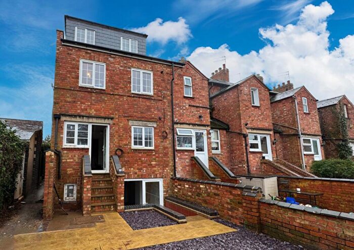 4 Bedroom Block Of Apartments To Rent In Kingsley Gardens, Northampton, NN2