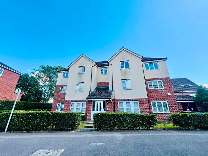 2 Bedroom Flat For Sale In Urquhart Road, Thatcham, RG19