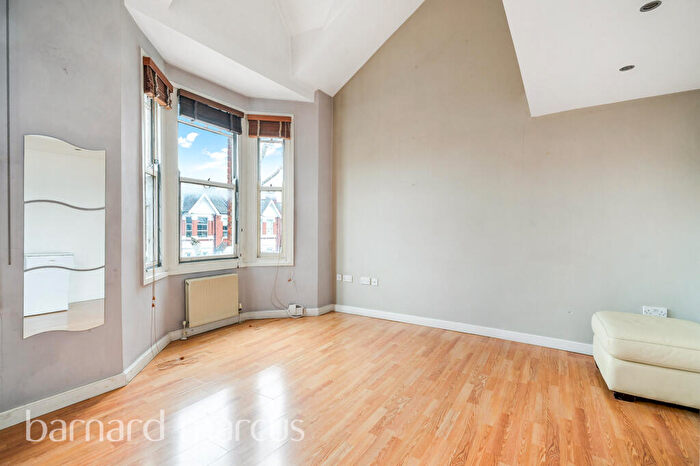 Apartment To Rent In Furness Road, NW10