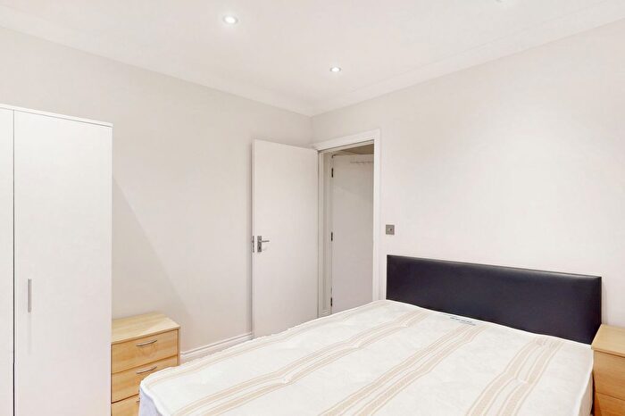 2 Bedroom Flat To Rent In St. Pauls Road, London, N1