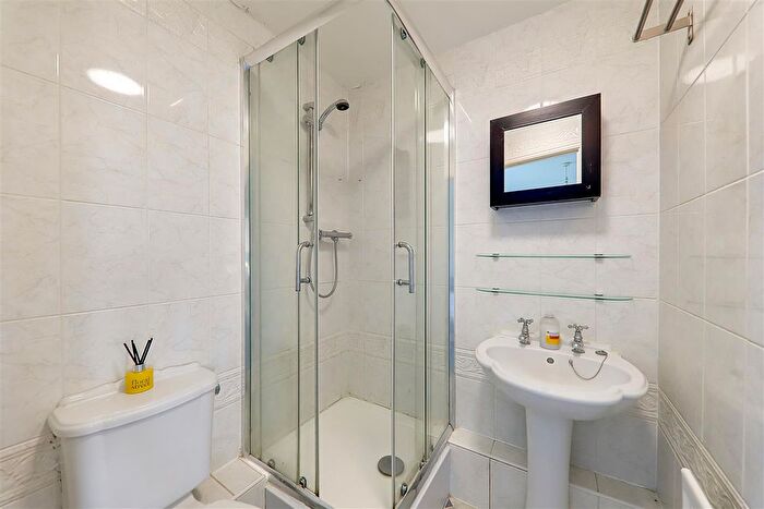 2 Bedroom Flat To Rent In Anchor Close, Shoreham-By-Sea, BN43