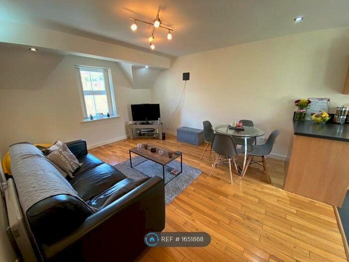 2 Bedroom Flat To Rent In The Junxion, Leeds, LS5