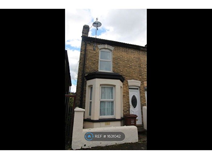 2 Bedroom End Of Terrace House To Rent In Albany Road, Chatham, ME4