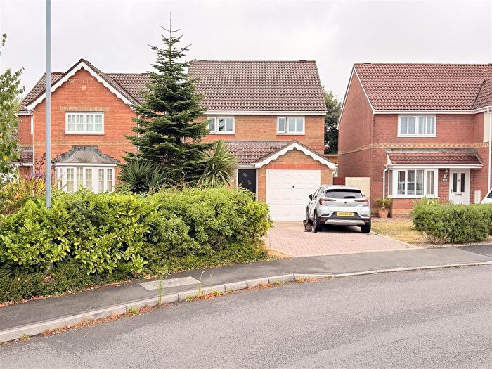 3 Bedroom Detached House For Sale In Pant Bryn Isaf, Llwynhendy, Llanelli, SA14