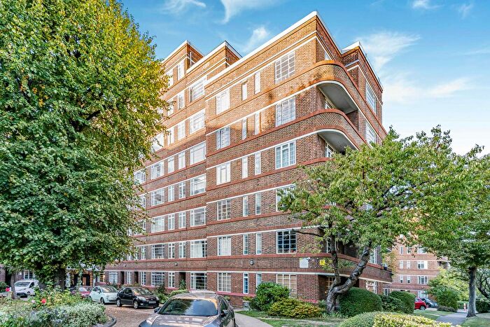 1 Bedroom Flat For Sale In Balham High Road, London, SW17