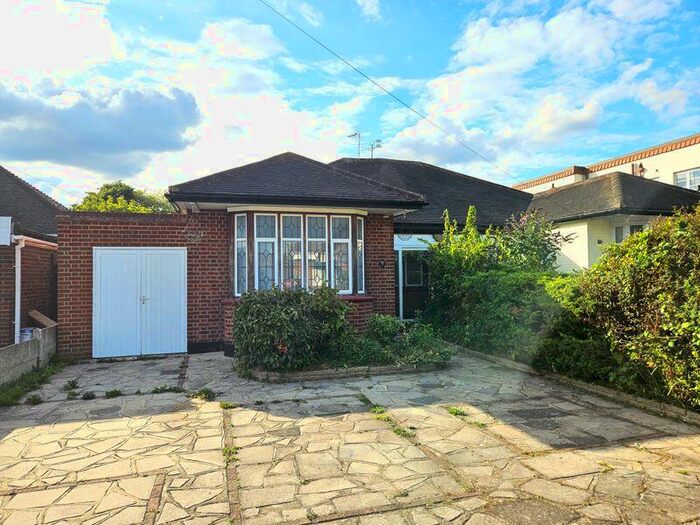 3 Bedroom Semi-Detached Bungalow To Rent In Eastbourne Grove, Westcliff-On-Sea, SS0