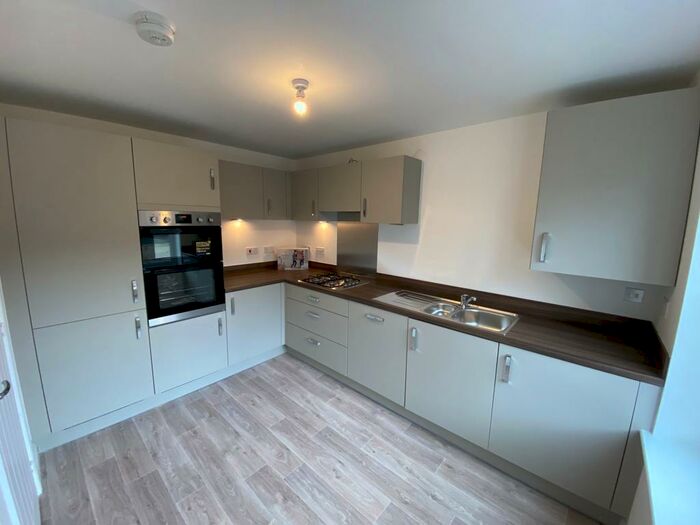 3 Bedroom Semi-Detached House To Rent In Carmelite Close, DL6