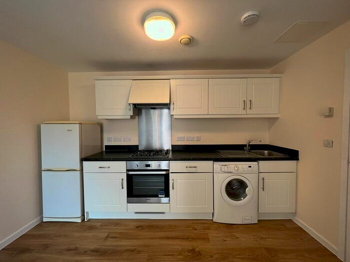 2 Bedroom Flat To Rent In Delft Crescent, Swindon, SN25