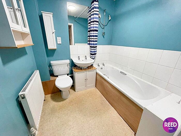 2 Bedroom Flat For Sale In Ness Road, Shoeburyness, SS3