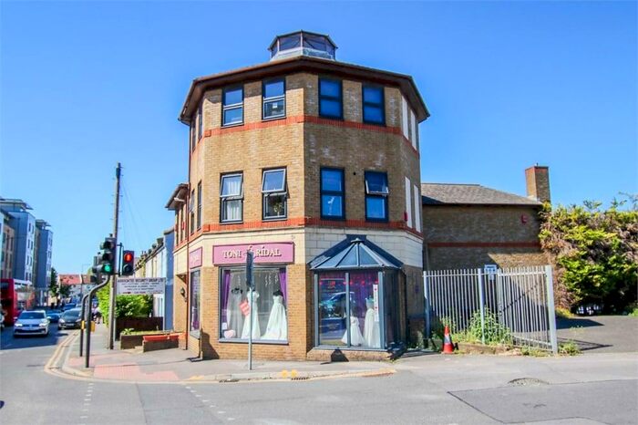 2 Bedroom Flat To Rent In London Road, Wallington, SM6