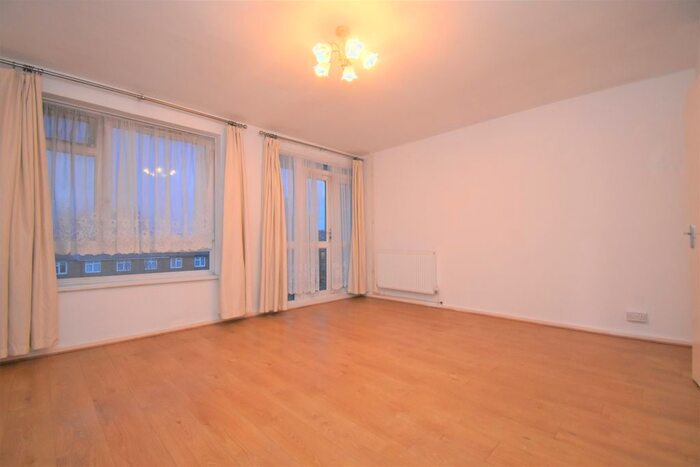 3 Bedroom Maisonette To Rent In Edington Road, London, SE2