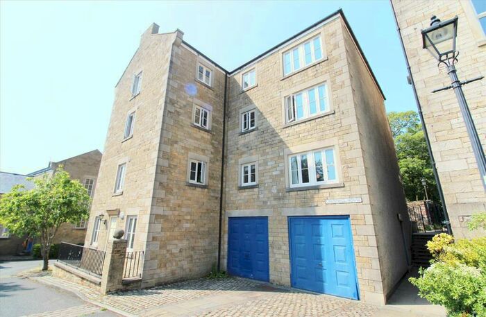 2 Bedroom Flat To Rent In Castle Park Mews, Lancaster, LA1