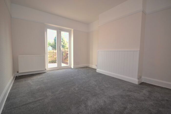 3 Bedroom Semi-Detached House To Rent In Highgrove Street, Reading, Berkshire RG1