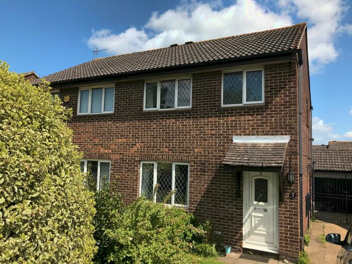 3 Bedroom Semi-Detached House To Rent In Lionheart Way, Bursledon, Southampton SO31