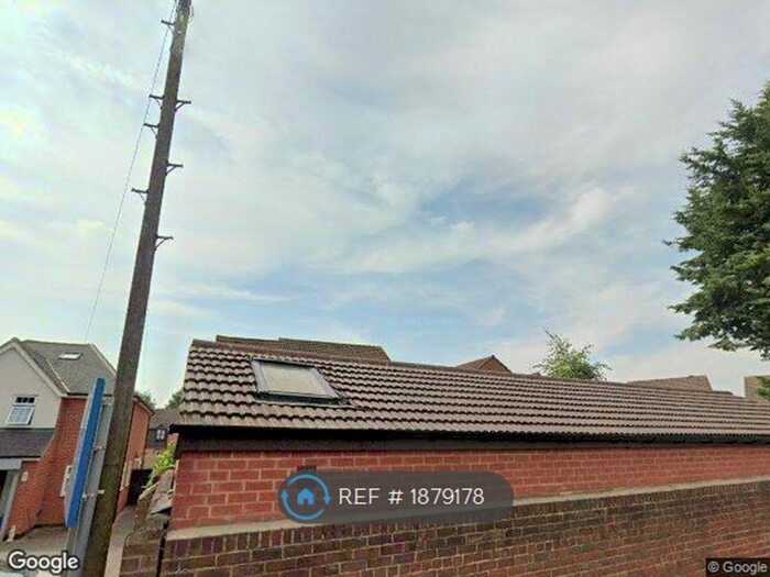 2 Bedroom Flat To Rent In Slough, Slough, SL3