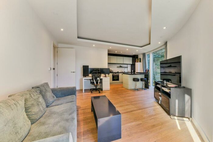2 Bedroom Apartment For Sale In Park Vista Tower, Wapping Lane, Wapping, London, E1W