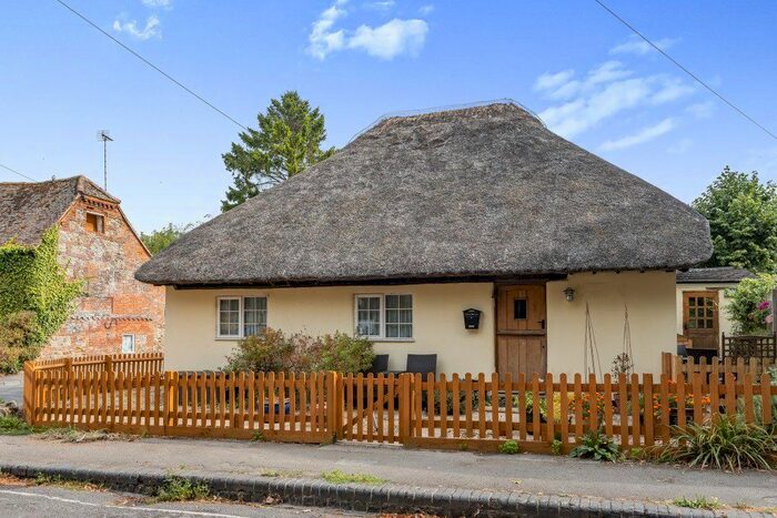 2 Bedroom Detached House For Sale In South Street, Letcombe Regis, Wantage, Wantage, Oxfordshire, OX12