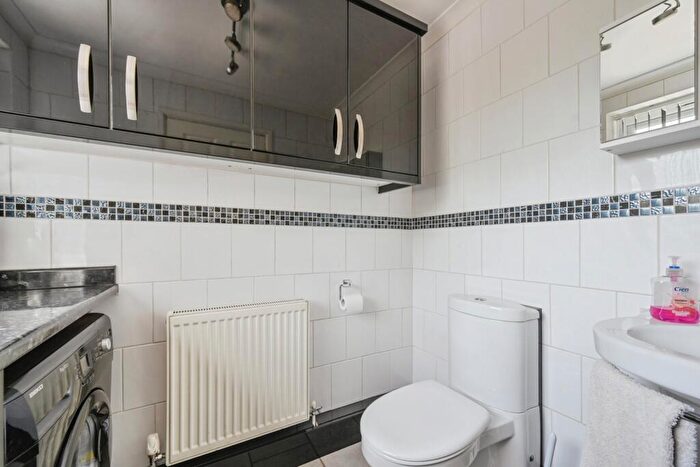 3 Bedroom Detached House For Sale In Wilnecote Lane, Tamworth, Staffordshire, B77