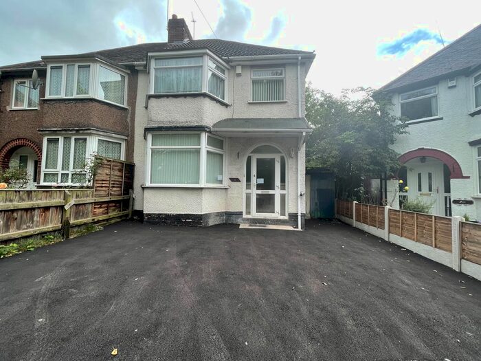 3 Bedroom Semi-Detached House To Rent In Kenton Avenue, Wolverhampton, WV6