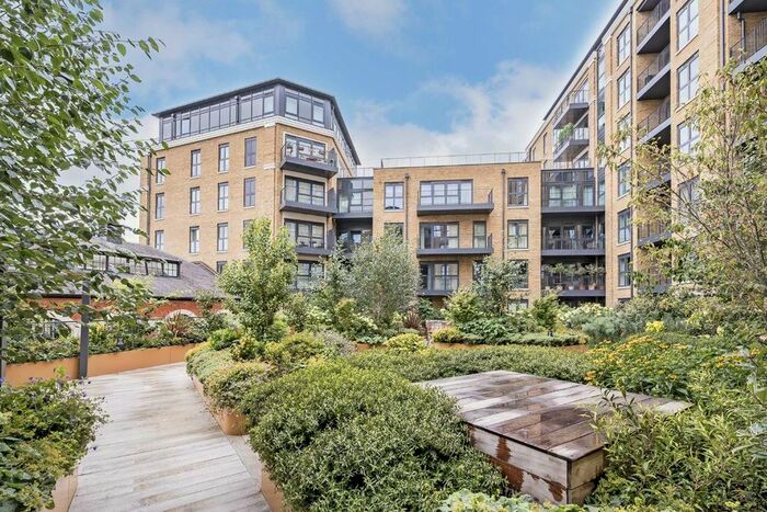 1 Bedroom Flat To Rent In Heritage Walk, Kingston Upon Thames, KT1