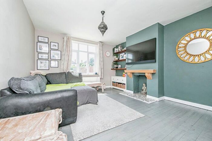 3 Bedroom Semi-Detached House For Sale In Whitton Church Lane, Ipswich, IP1