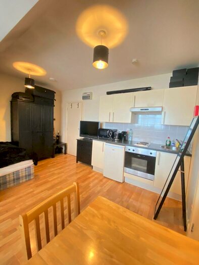Studio To Rent In Camberwell Church Street, SE5
