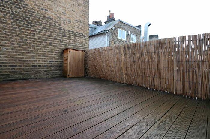 Studio To Rent In Studio With A Private Terrace - Finsbury Park, N4