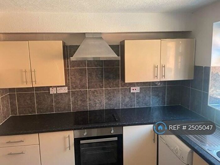 2 Bedroom Flat To Rent In Radlett Close, London, E7