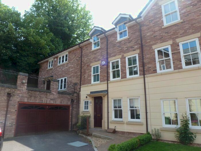 4 Bedroom Town House To Rent In Mill Rise, Helsby, Frodsham, WA6