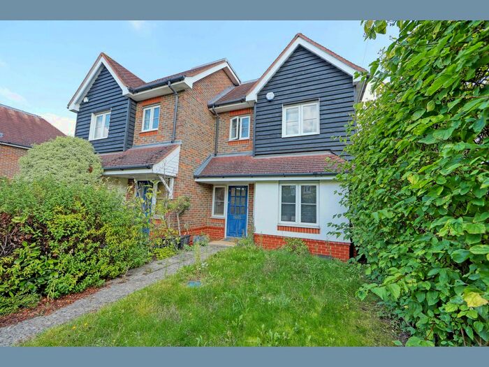 3 Bedroom Semi-Detached House To Rent In Dalby Gardens, Maidenhead, SL6