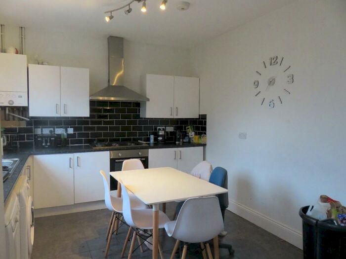 7 Bedroom Detached House To Rent In Harrington Drive, Nottingham, Nottinghamshire, NG7